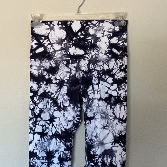 Lululemon Wunder Under high rise shibori leggings blue white womens 8 - Picture 2 of 5